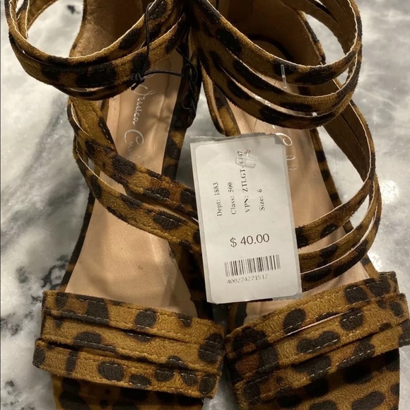 Size 6 leopard print strappy wedges - Picture 2 of 3